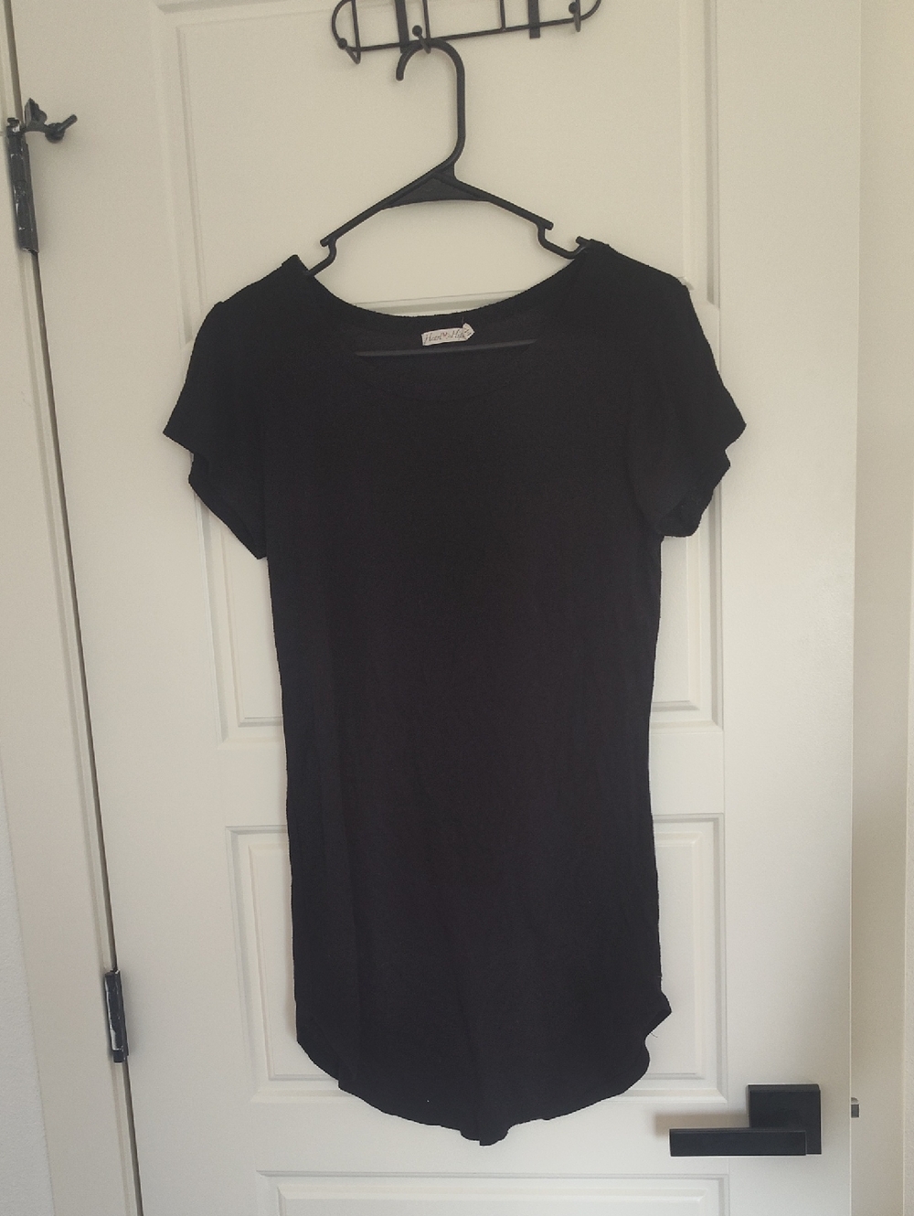 Heart Hips Black Short Sleeve Scoop Neck Dress